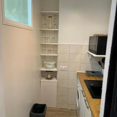 Sacre-coeur Montmartre - Hala Apartment